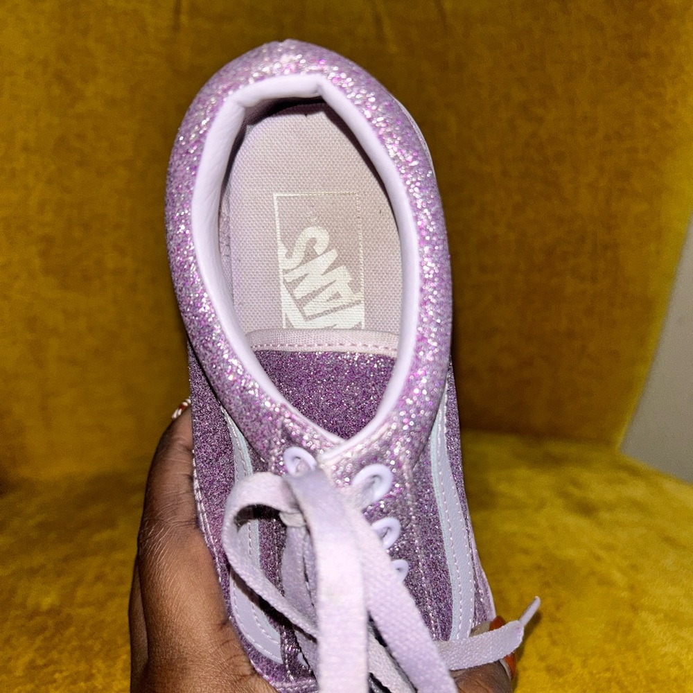 Vans - Picture 3 of 6